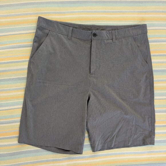 ⭐ Men's Gray Old Navy Active flat front shorts size 40 - Picture 1 of 8